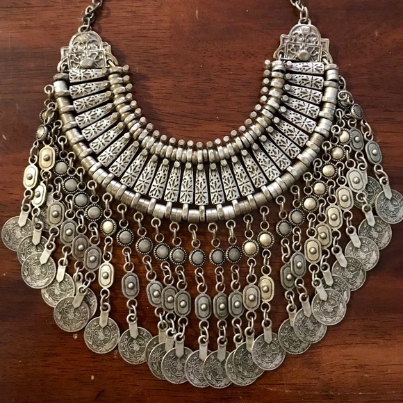 Beautiful vintage coined necklace- silver - Picture 1 of 3